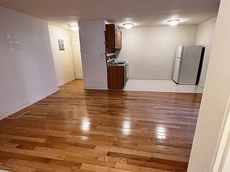 214 E 8th St #6S — Photo 6