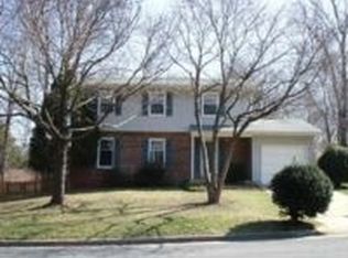 5805 Oak Leather Dr, Burke, VA 22015