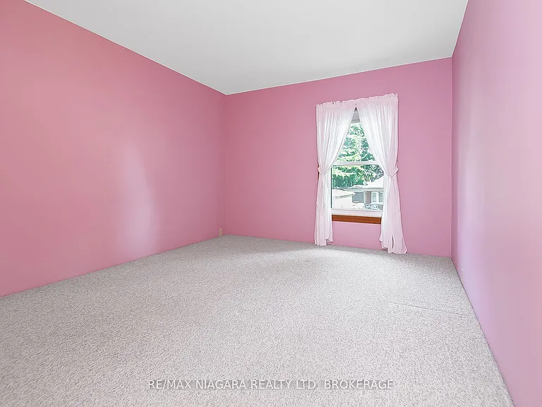 129 Adelaide St — Photo 12