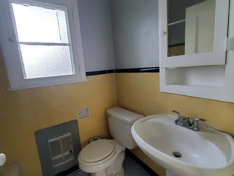 25 Westmont Dr #15 — Photo 3