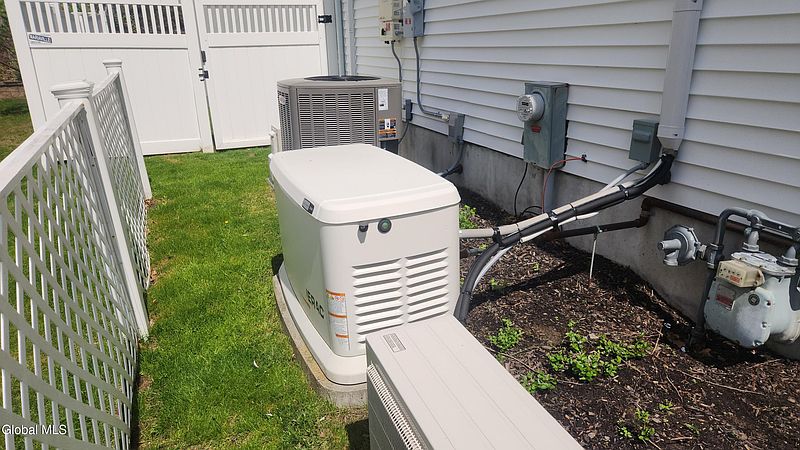 4th image of 16 Woodridge Street