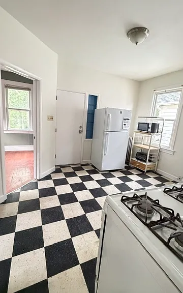 125 Louis St #2 — Photo 5