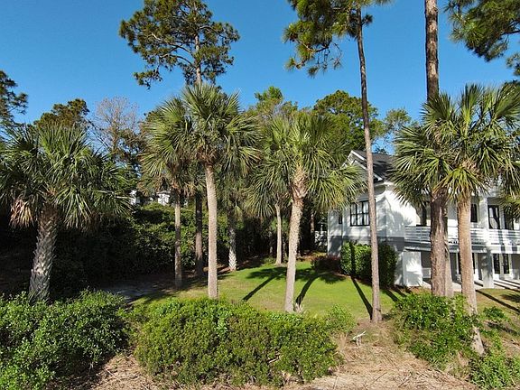 2nd image of 70 Royal Pointe Dr