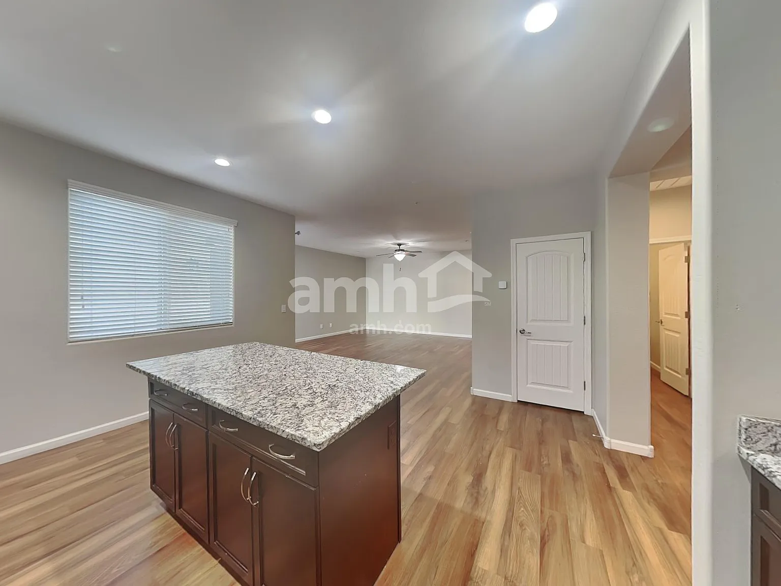 4 bed, 3.0 bath, 2470 sqft, $2,230 — Photo 4