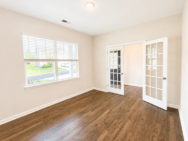 132 Scotsway Ct — Photo 6