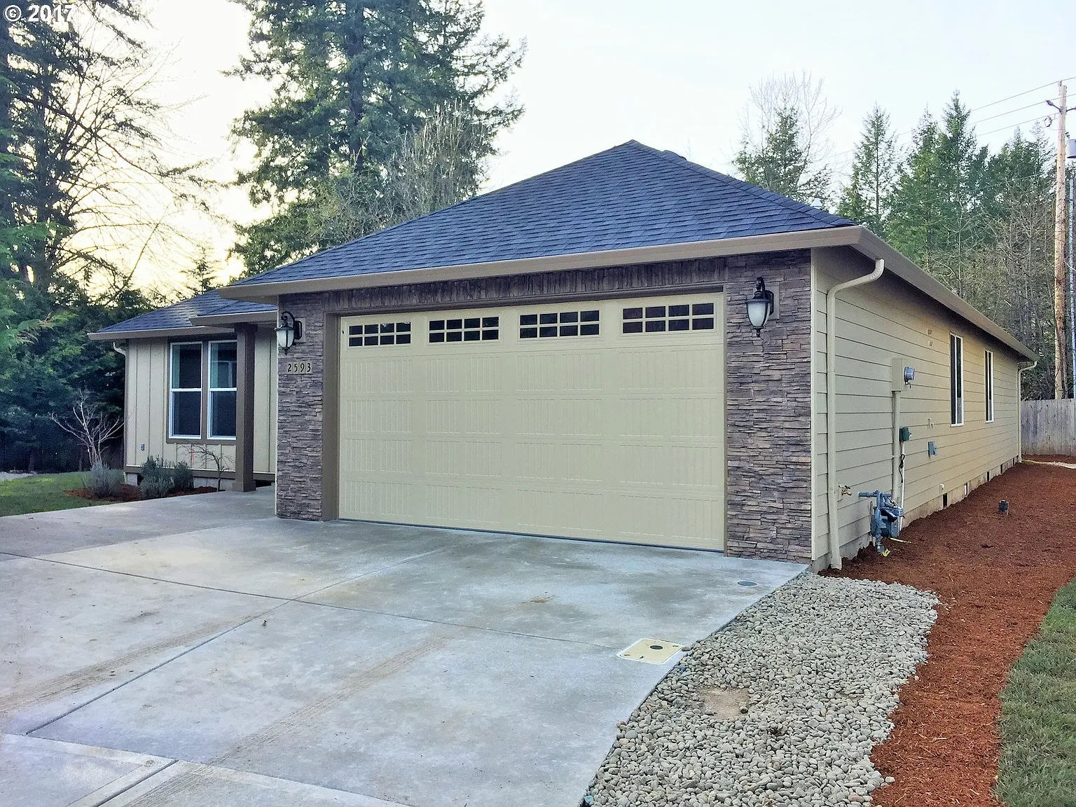 2593 N P Cir photo 1
