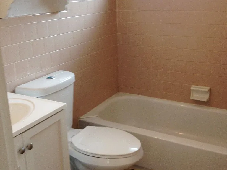 905 Greenwood Ave NE #4 — Photo 7