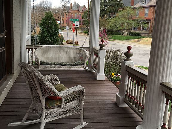 2nd image of 1549 Pullan Ave