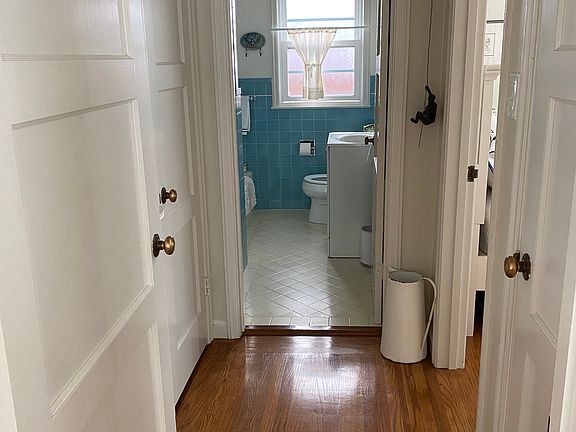 5th image of 1110 Laguna Ave #2