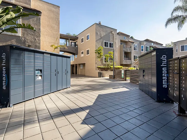 Mission Pacific Apartments — Photo 32