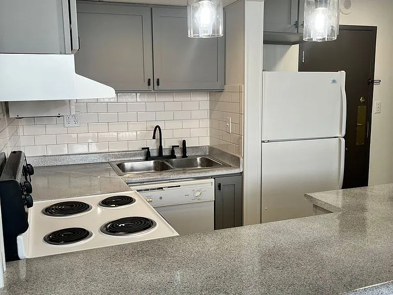 The McCoy at 8035 Apartments - Clive — Photo 45