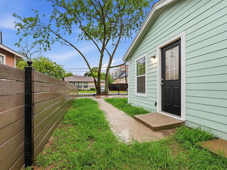1509 Walton St — Photo 19