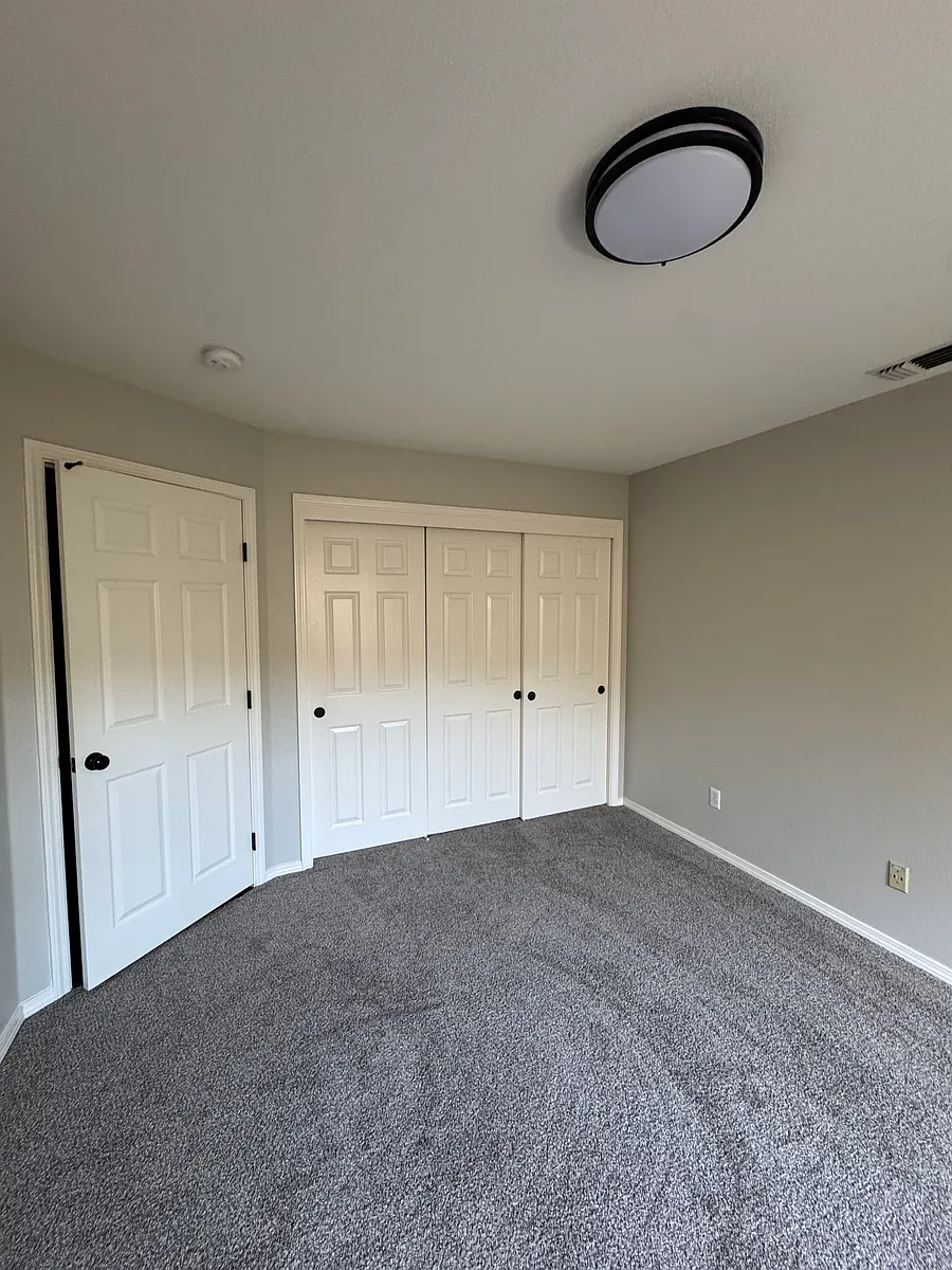 Building Photo - 2043 Venus Dr #2