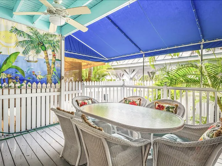 Private porch