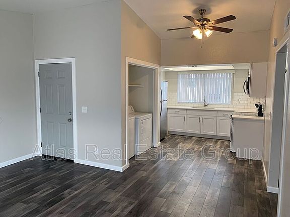 4th image of 1553 W Mercer Ln Unit 3