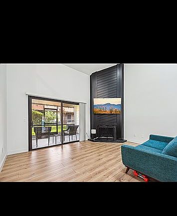 3rd image of 2360 Sun Valley Cir