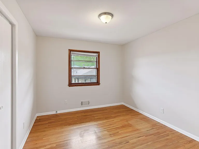 2237 Hampshire Ave S — Photo 13
