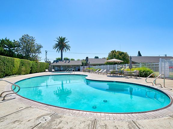 5th image of 219 Cazares Circle