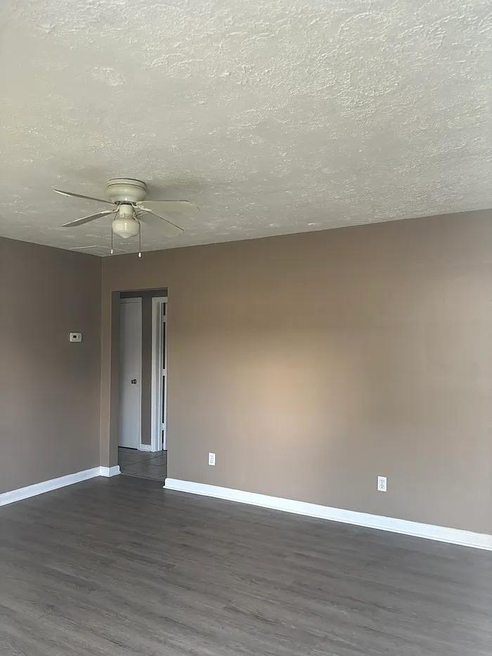 2 bed, 1.0 bath, 720 sqft, $1,000 — Photo 2
