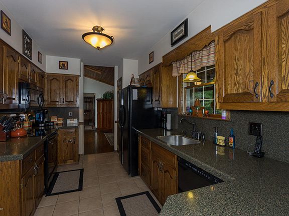 5th image of 142 Alinda Ln