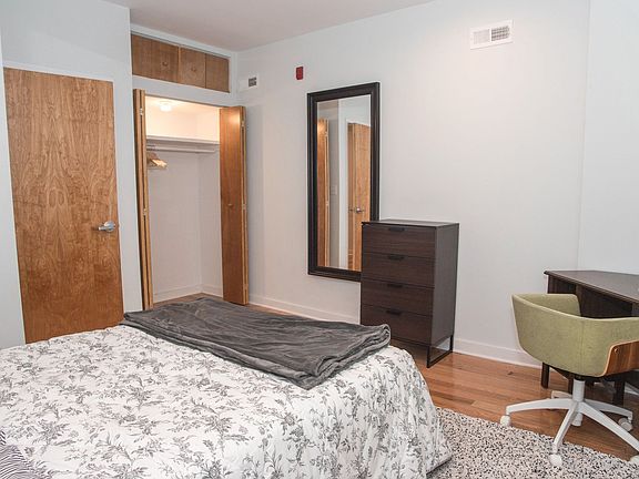 2nd image of 2016 Locust St APT 1