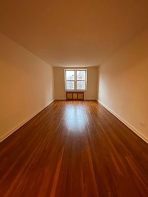 2nd image of 135-10 Grand Central Pkwy #19