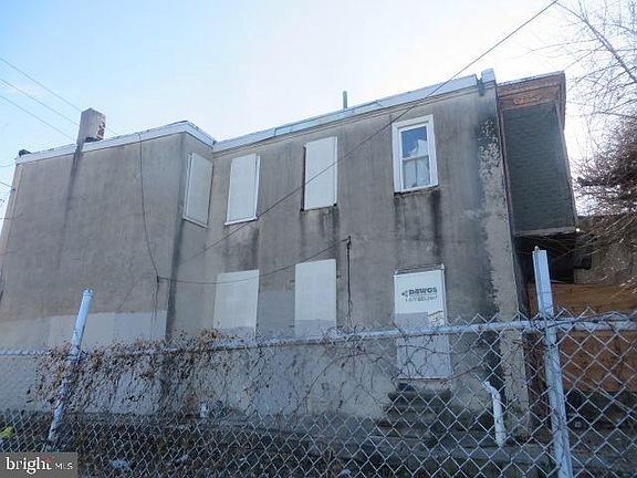 4th image of 3058-60 N 5th St