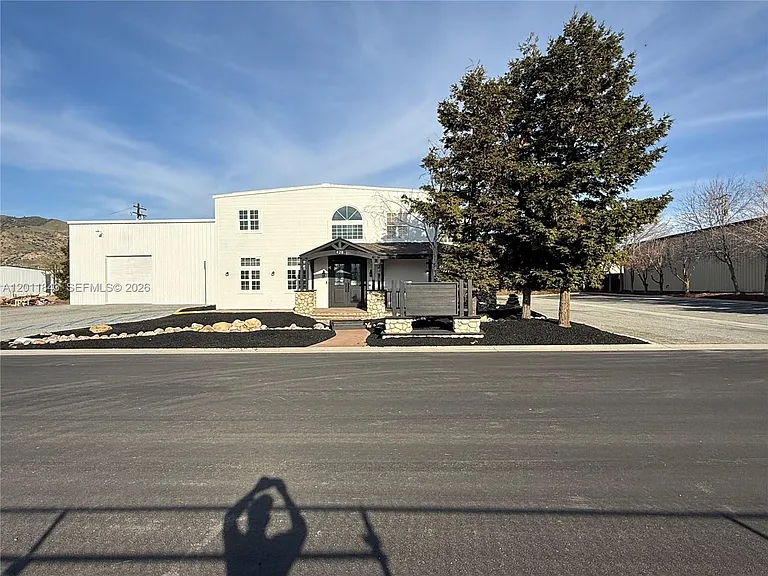 428 N Curry St — Photo 5