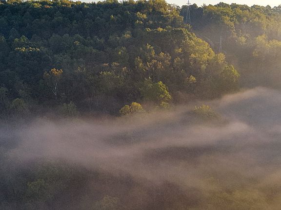 4th image of Pickhandle Hill Rd