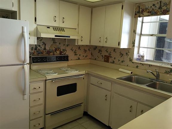 3rd image of 7605 El Paseo Ct