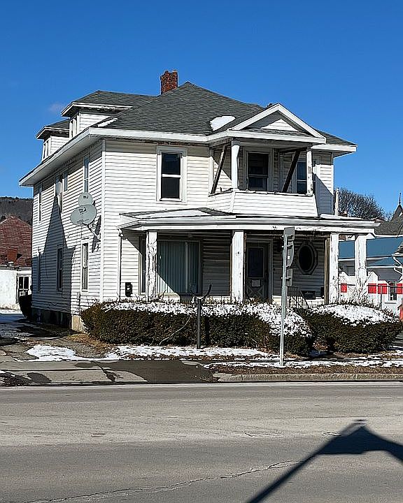 1st image of 21 E Pulteney St