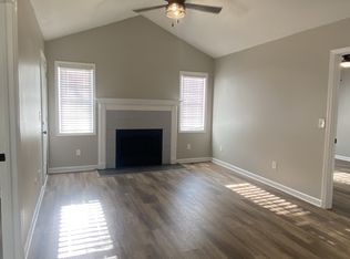 145 Viking Dr APT 15, Calhoun, GA 30701