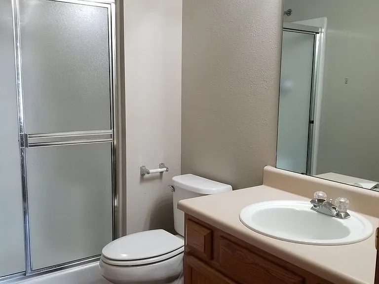 1016 N Pheasant Run — Photo 1