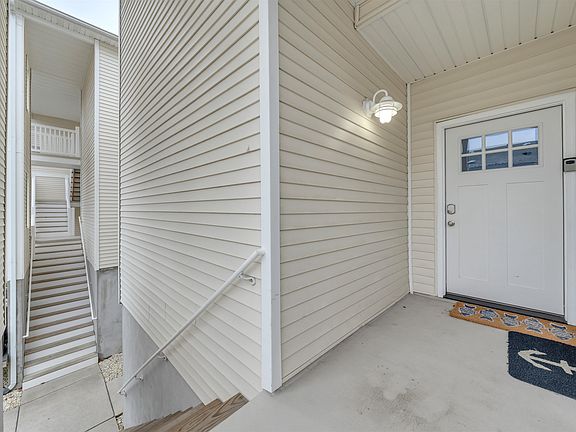 5th image of 221 E Pine Ave #101/2