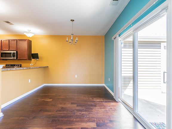 3rd image of 745 Lacy Oak Dr