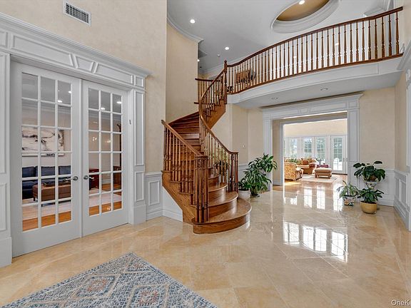 3rd image of 233 Everit Avenue