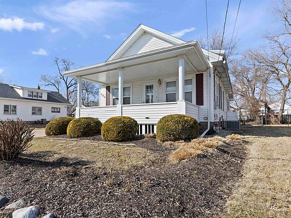 3rd image of 404 River Ln