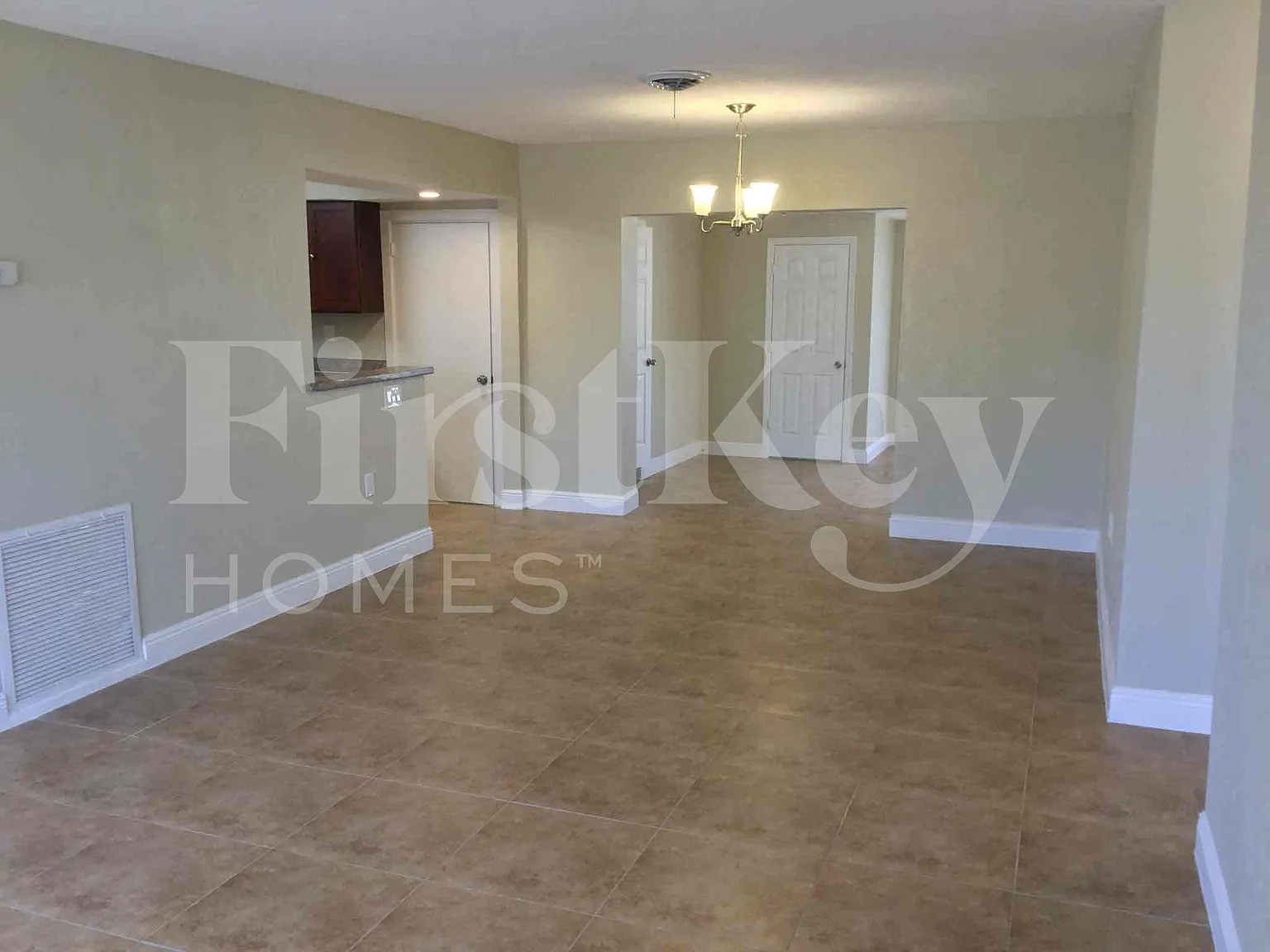 3 bed, 2.0 bath, 1522 sqft, $3,200 — Photo 2