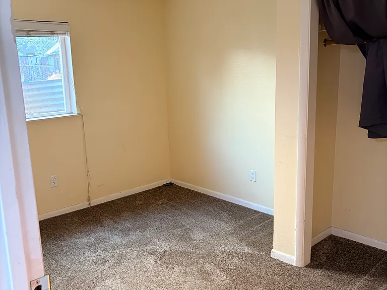 386 S 900W W — Photo 36