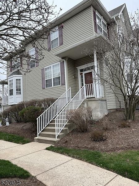 1st image of 27 Briar Ln