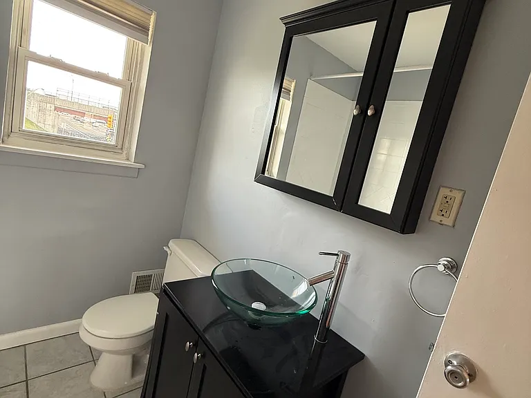 282 Main St #4 — Photo 9