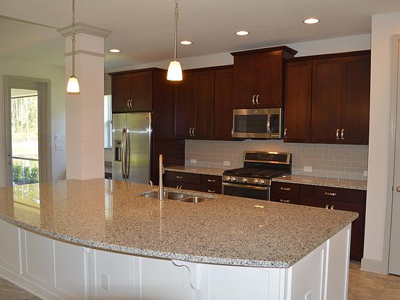 3rd image of 48 Woodview Ct