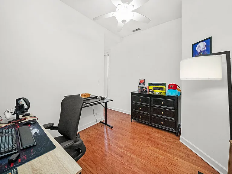1434 N Bosworth Ave — Photo 9