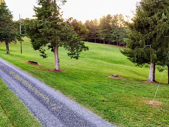 4th image of Reese Ridge Ln
