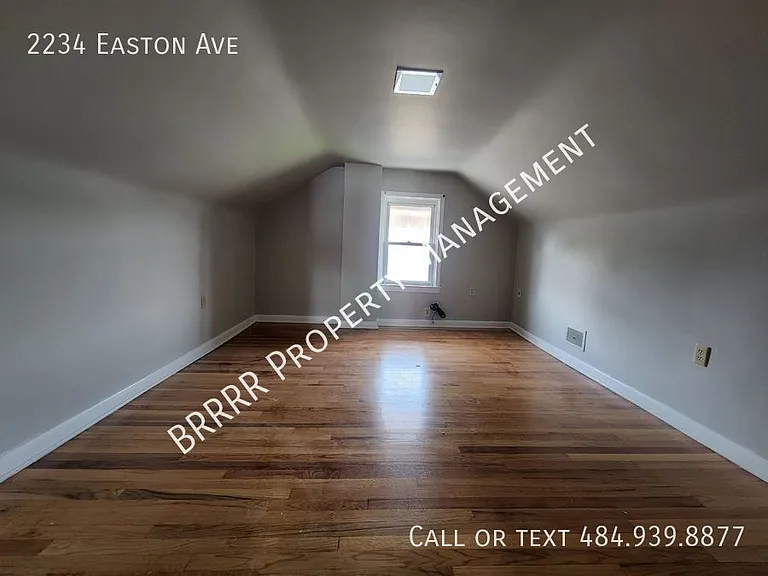 2234 Easton Ave — Photo 13
