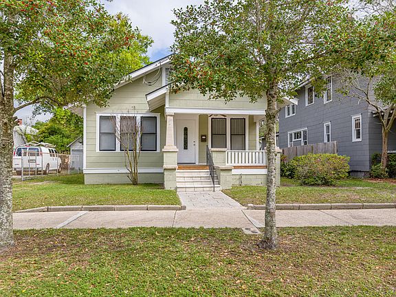 3rd image of 2637 Myra St