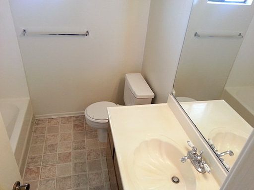 3rd image of 3137 W 139th St APT 316