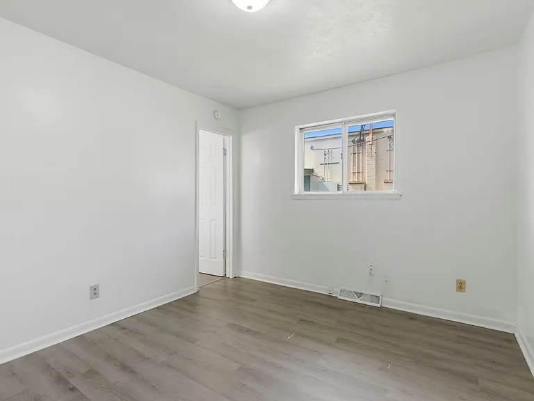 1017 W Washita St — Photo 11