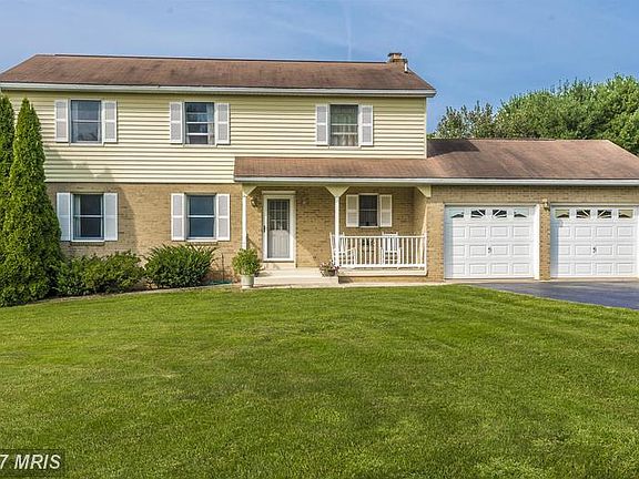 2nd image of 9062 Dawn Ct