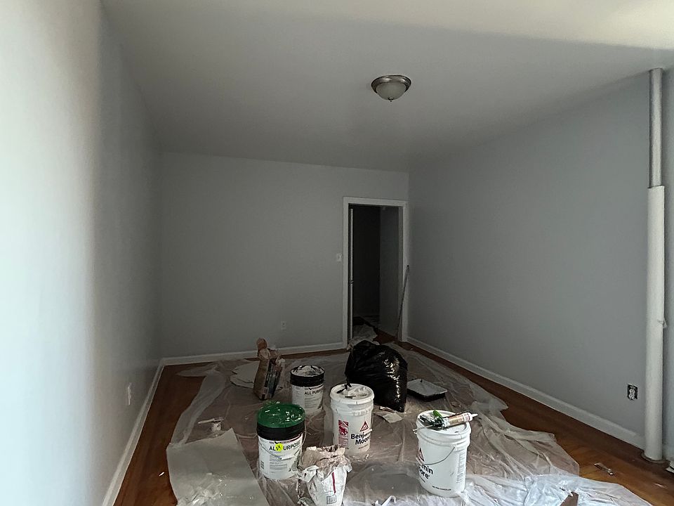 2nd image of 215 W 259th St APT 41